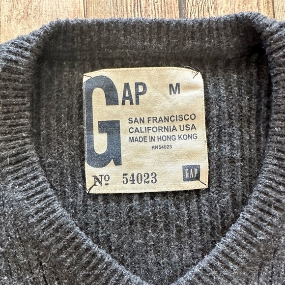 Gap Fitted  V Neck Sweater - Black - Picture 2 of 2
